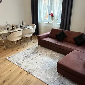aa-living.vienna-besthotels.com/